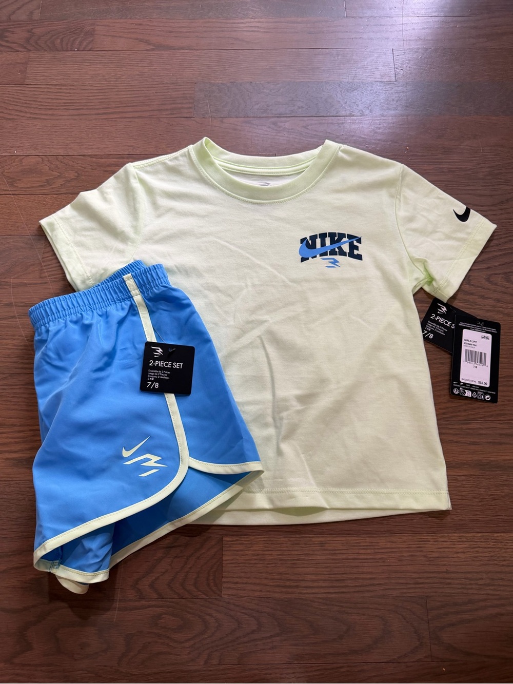 NWT Nike Girls Set size 7/8
